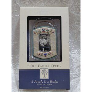 The Family Tree Hallmark Keepsake Ornament Fabric/Glass Photo Holder Decoration
